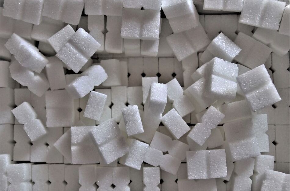 סוכר תורם לעלייה במשקל
